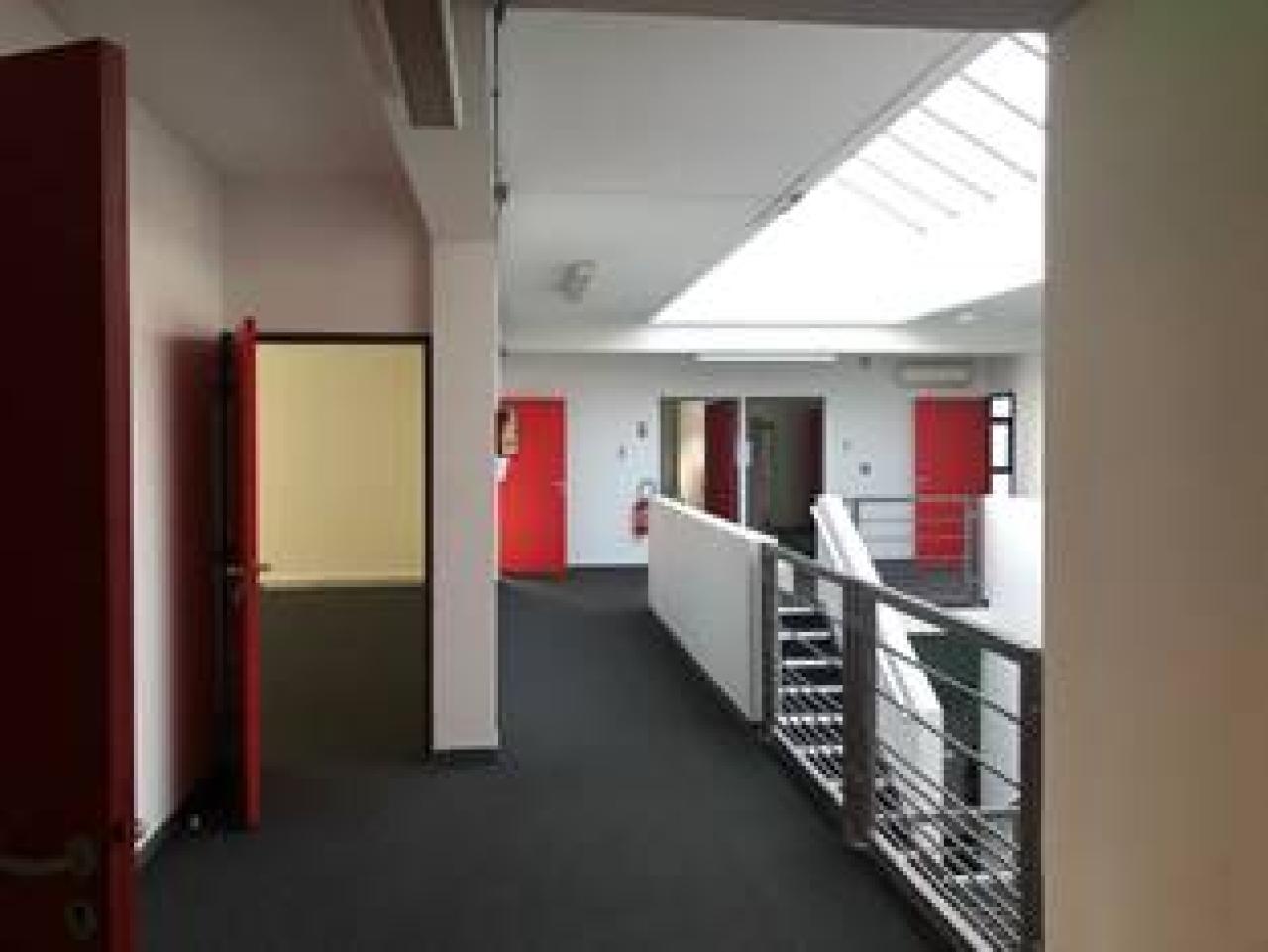 Local d'activité Genas 1199m² Location local d'activité Genas Rhône OLACT2308149 4